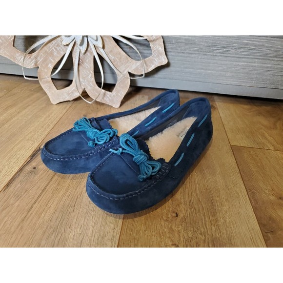 UGG MEENA II Navy Shoes Slip-On Loafer Slipper Sheepskin Fur Women's Size 6 - Picture 1 of 7